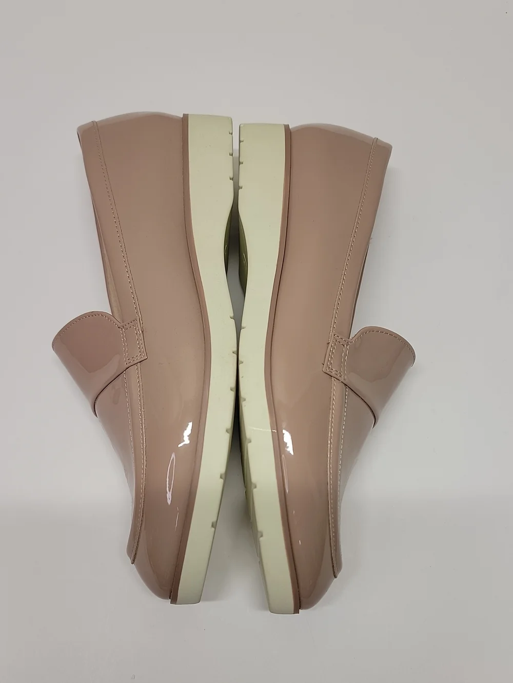 Kelly & Katie NIB Nude Patent Leather Loafers Sz 9
